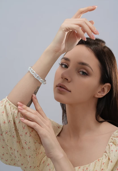 Leslii Stretch Glieder Armband Grau