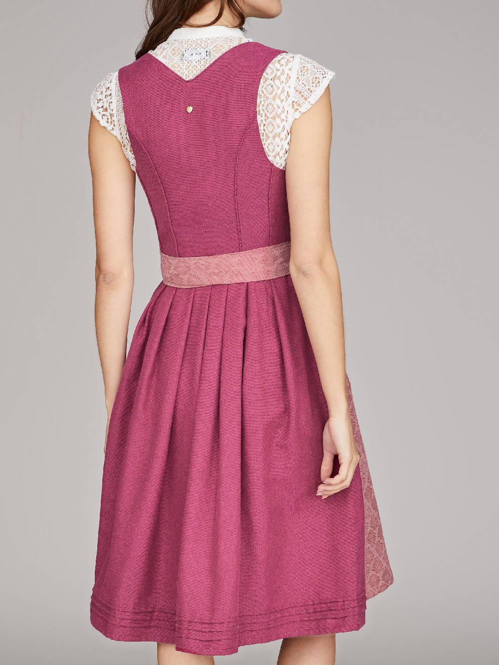 Limberry Beerenfarbenes Dirndl Mit Goldener Zierschnalle - PALOMA BEERE