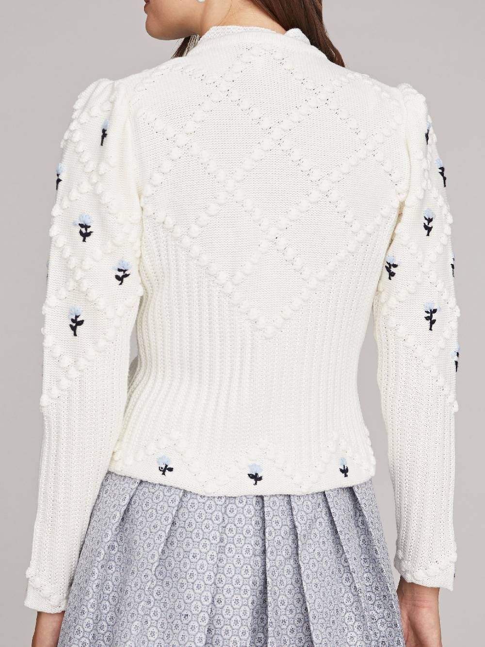 Limberry Cremeweiße Strickjacke Mit Blauer Blumenstickerei - ROMY