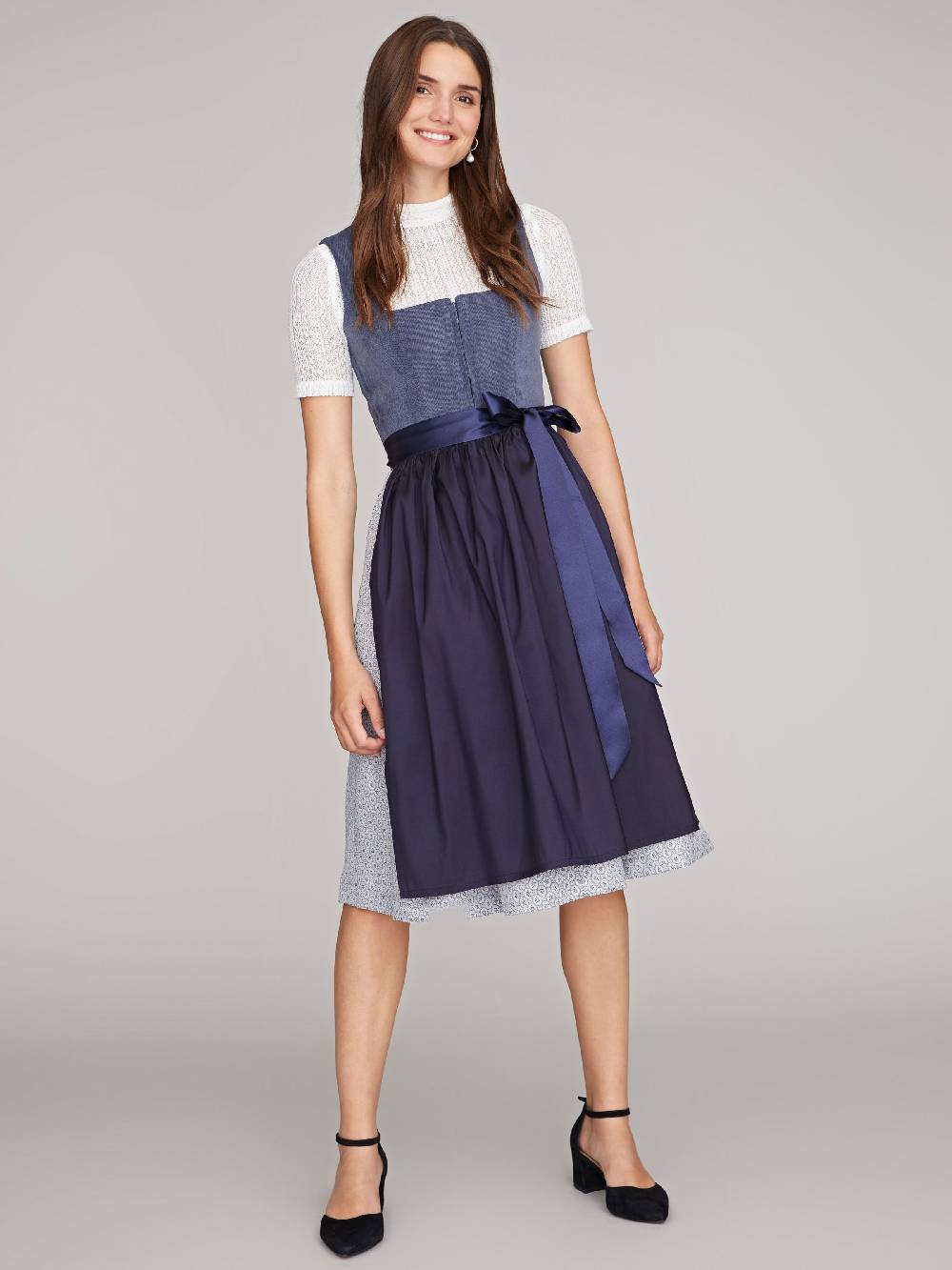 Limberry Cremeweiße Strickjacke Mit Blauer Blumenstickerei - ROMY