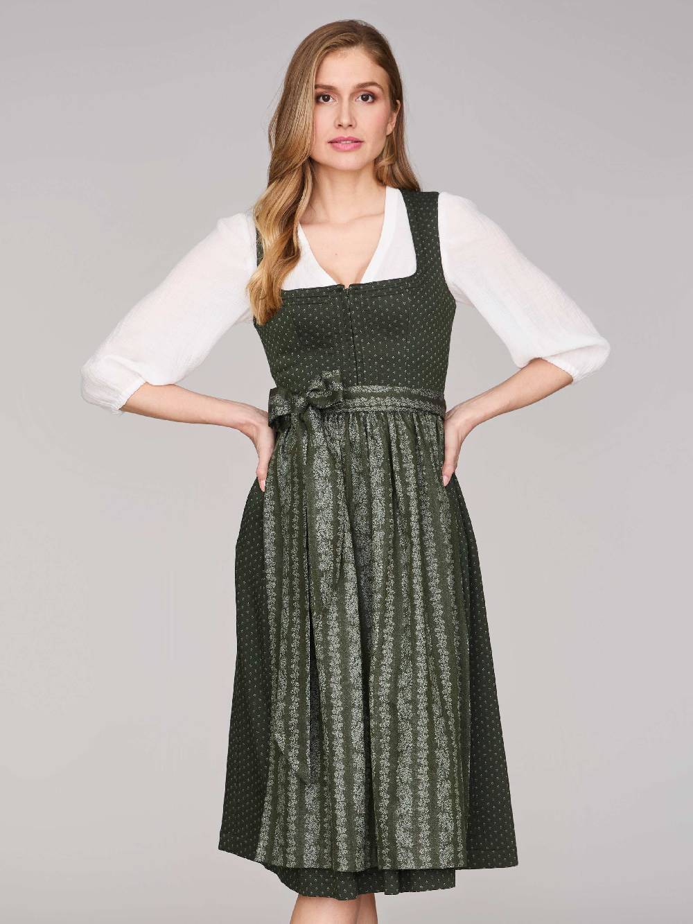 Limberry Dunkelgrünes Dirndl Mit Streublumenmuster - VERA PINE FLOWER