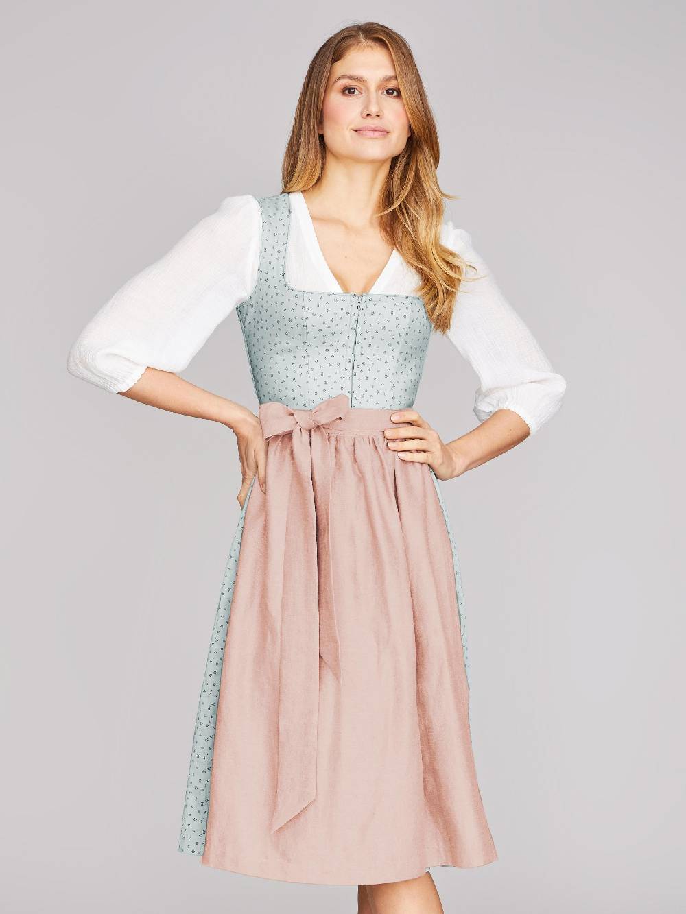 Limberry Hellblaues Waschdirndl Mit Streublumen - OPHELIA SAGE GREEN