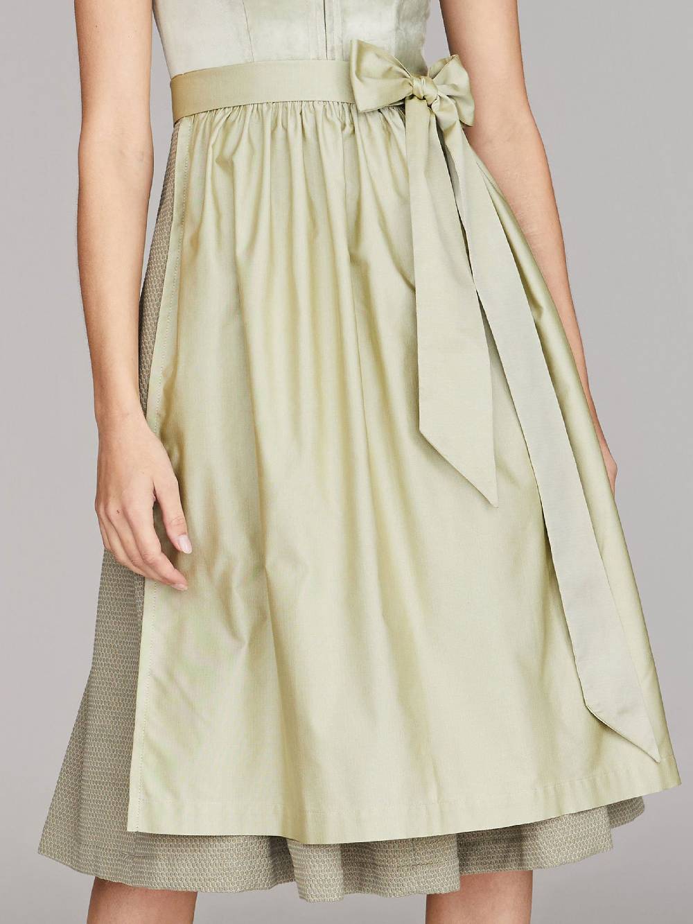 Limberry Hellgrüne Einzelschürze in Seidenoptik - FRIEDA