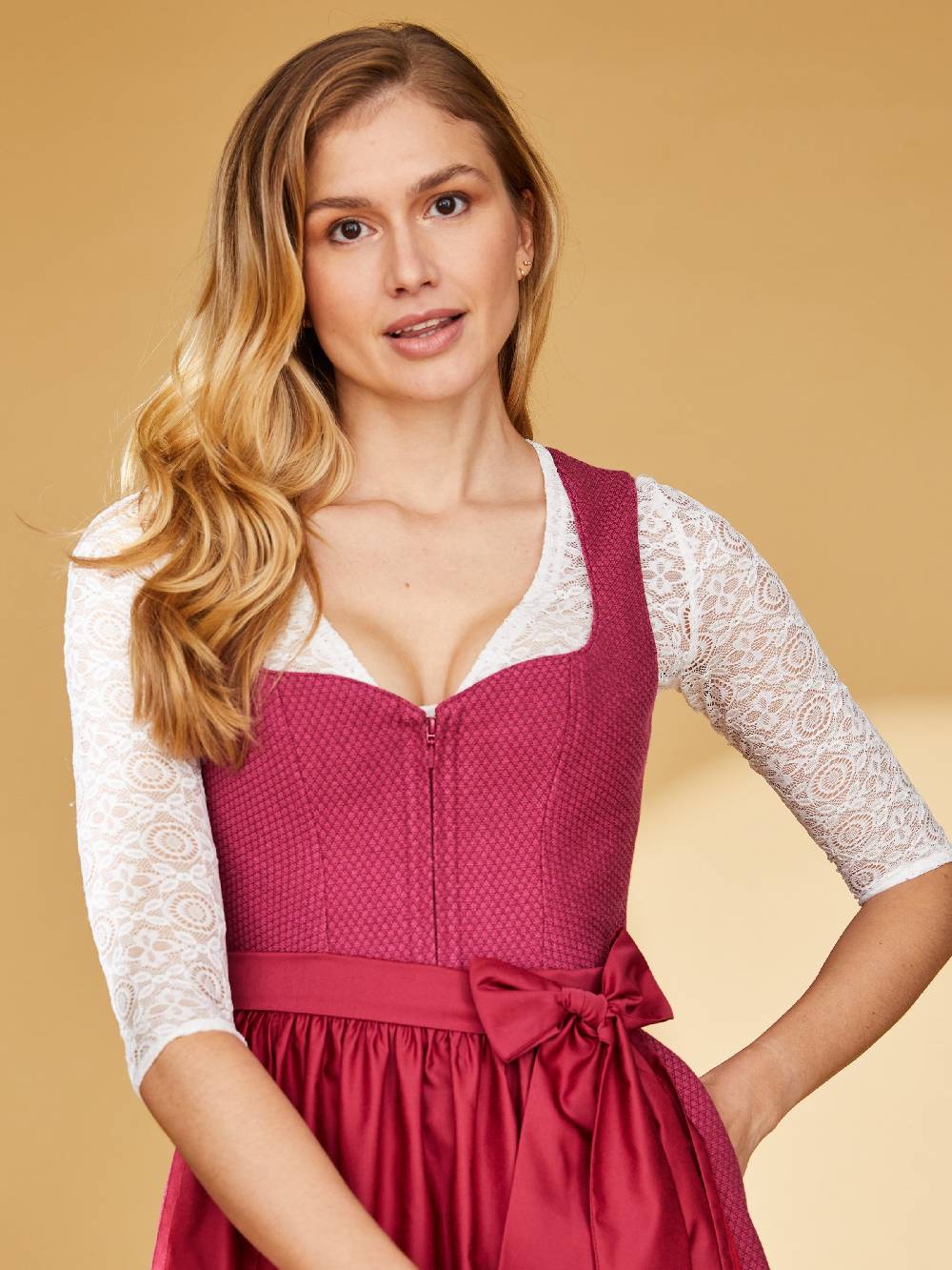 Limberry Langarm-Dirndlbluse mit V-Ausschnitt - KÄTHE