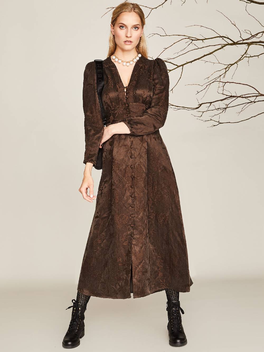 Limberry Braunes Kleid mit floralem Muster - ZOE