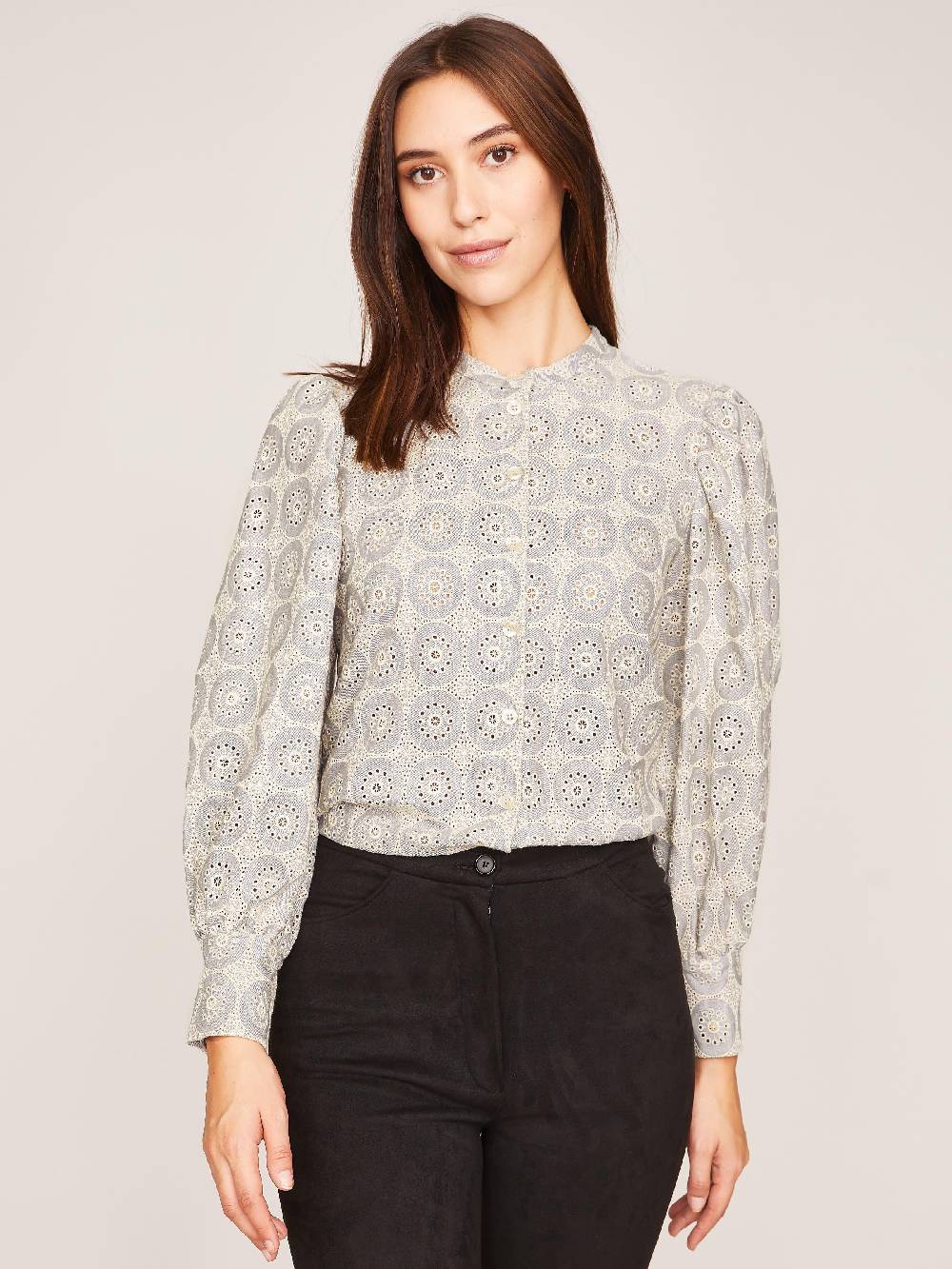 Limberry Hellgraue Bluse mit Stickerei - ADELINE