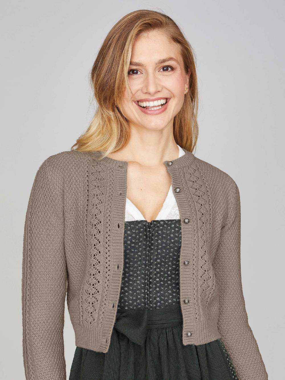 Limberry Strickjacke in dunklem Beige - EVI