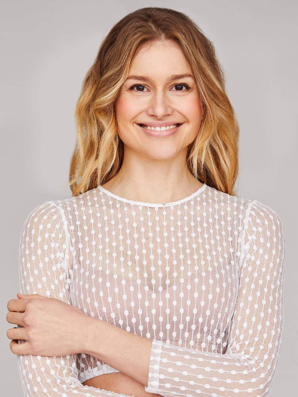 Limberry Weiße Dirndlbluse mit Pünktchen - ISABELLA