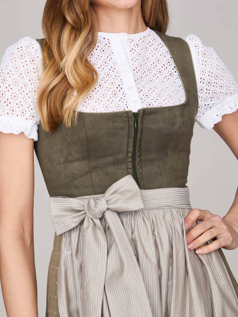 Limberry Moosgrünes Dirndl Mit Velours-Mieder - ISOBEL MOSSY GREEN