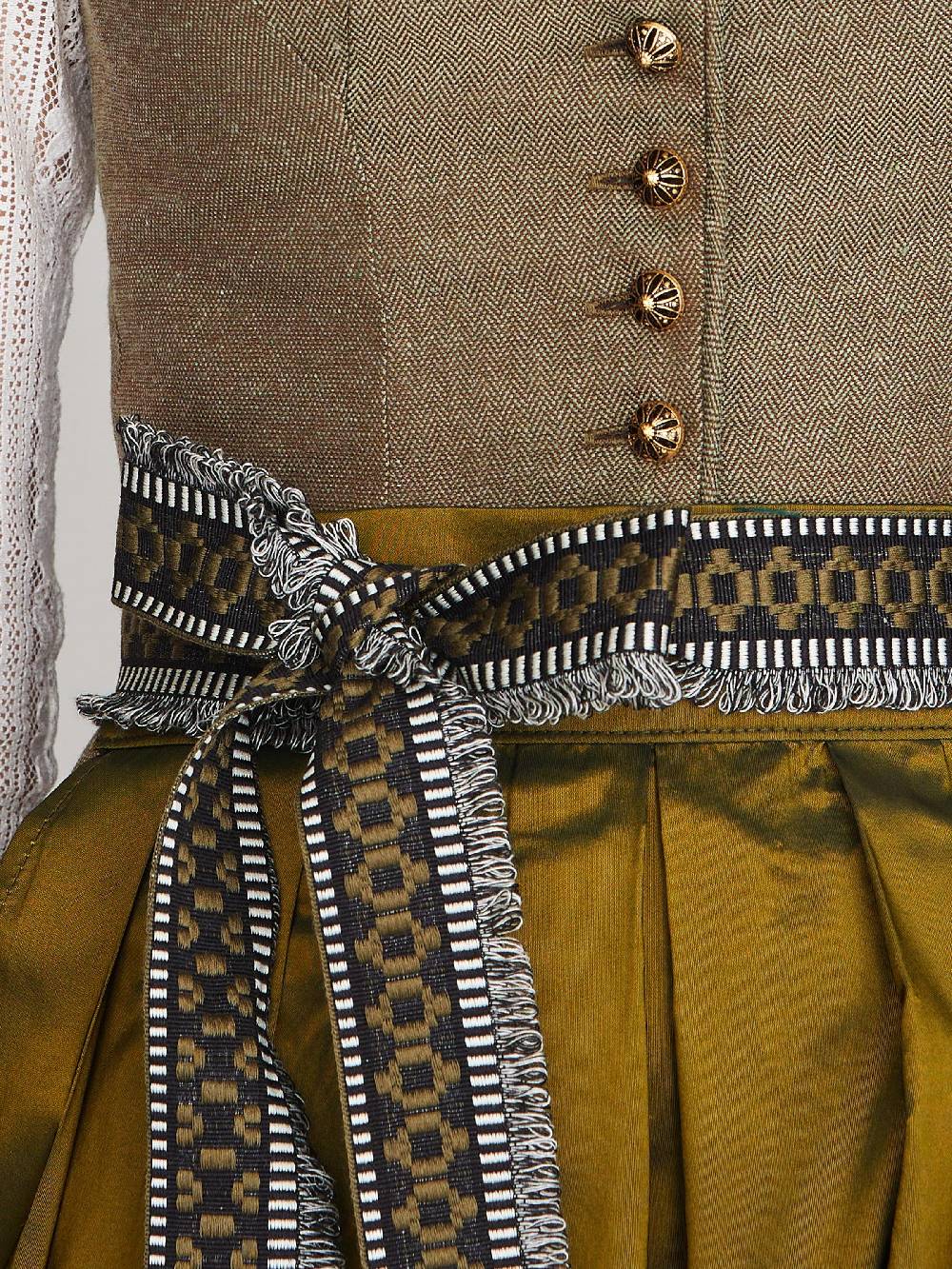 Limberry Olivgrünes Dirndl Mit Auffallendem Schürzenband - PALOMA OLIV