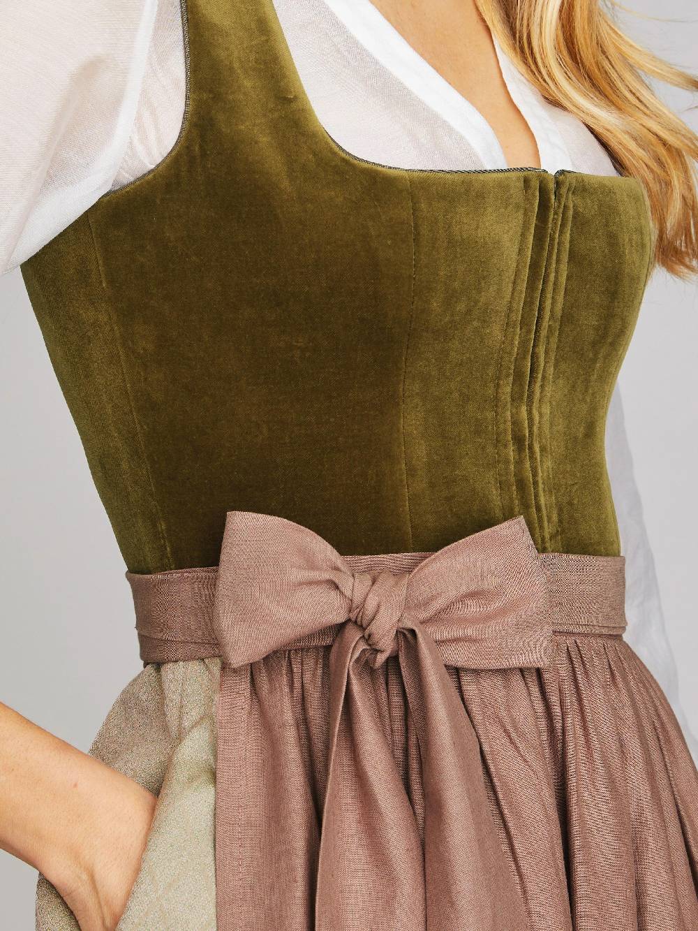 Limberry Olivgrünes Dirndl Mit Samt-Mieder - DELILAH OLIVE