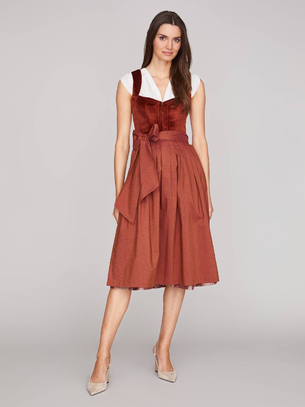 Limberry Rostrotes Dirndl Mit Samt Mieder - NELLIE SAFFRON