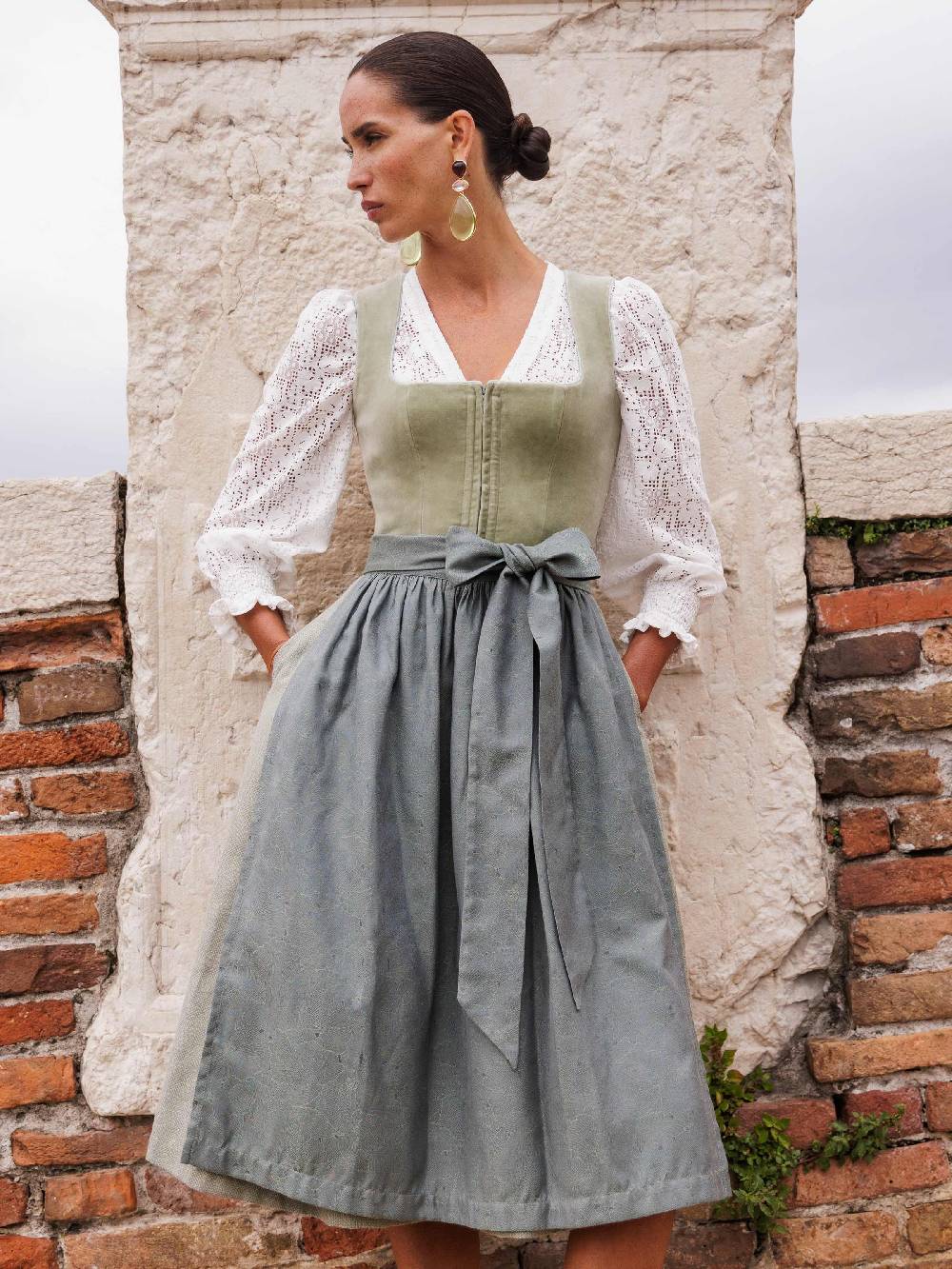 Limberry Salbeigrünes Dirndl Mit Samt-Mieder - ROMEE DESERT SAGE