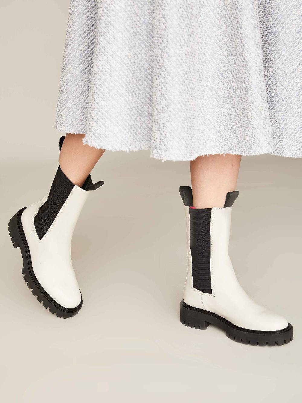 Limberry Schwarz-weißer Chelsea-Boot Mit Plateau - ANGIE