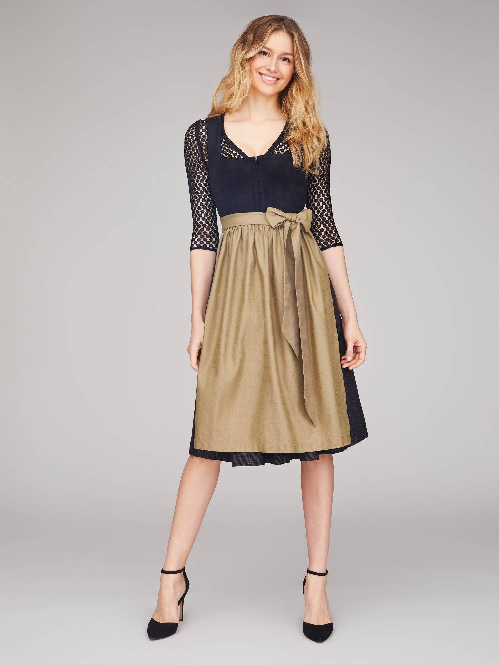 Limberry Schwarze Dirndlbluse Mit V-Ausschnitt - BARBARA