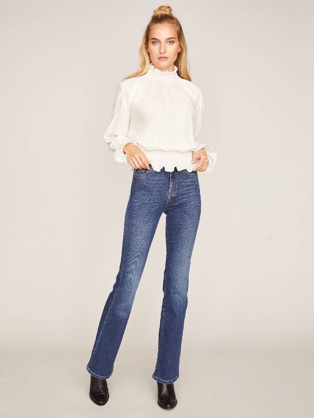 Limberry Stahlblaue Highwaist-Jeans Im Flair-Schnitt - LESLIE