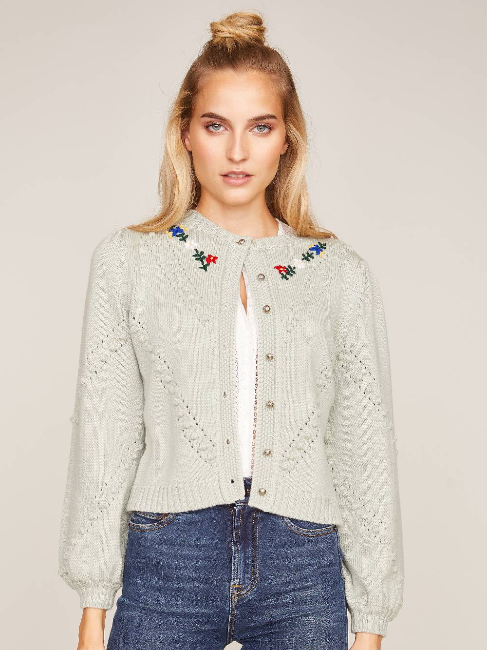 Limberry Strickjacke in Khaki mit Blumenstickerei - THERESA