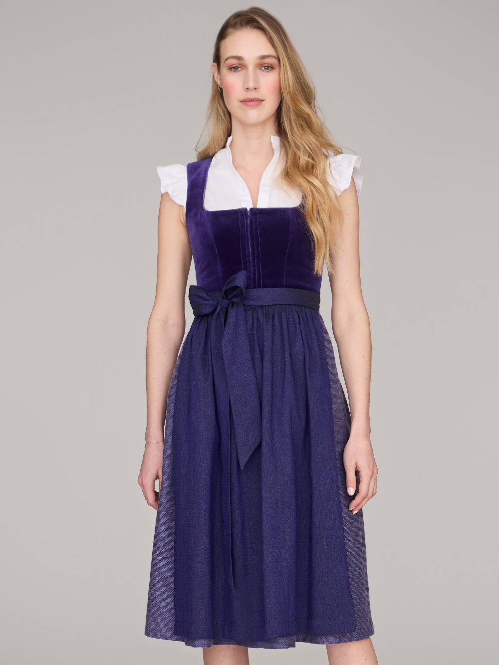 Limberry Weiße Dirndlbluse Mit V-Ausschnitt - VALERIA