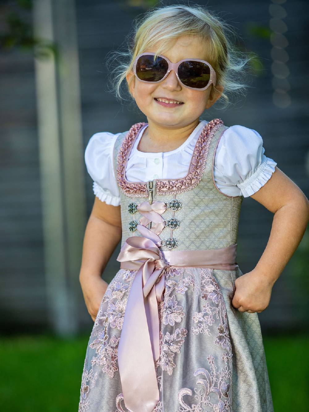 Limberry Zauberhaftes Kinderdirndl In Champagner - MANANDA CHAMPAGNER