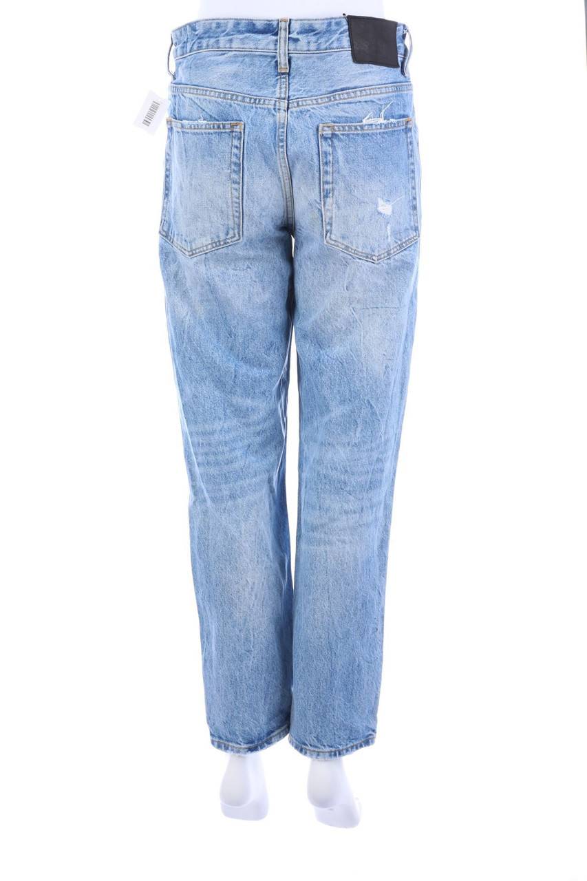 Carou Bershka Destroyed Straight Cut Jeans Mit Logo-Patch