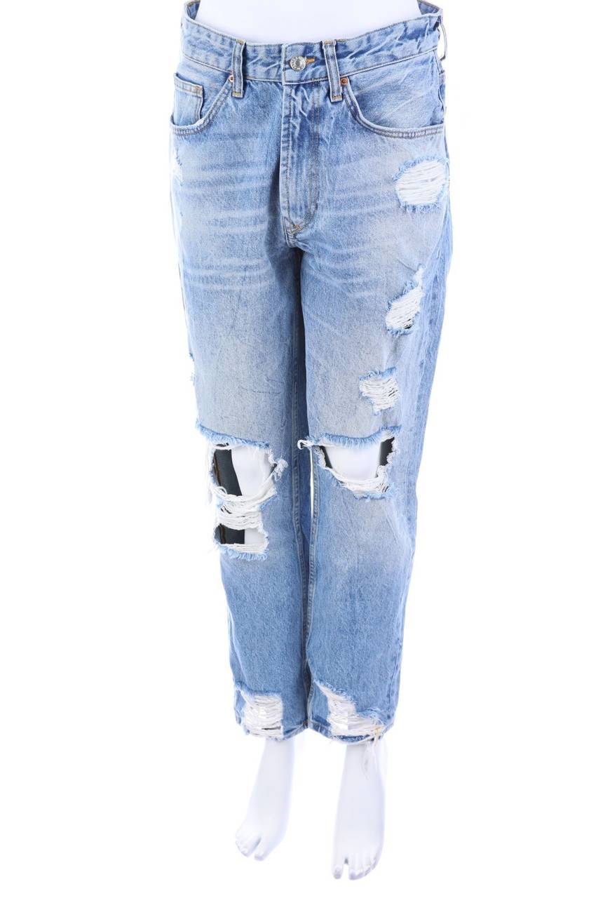 Carou Bershka Destroyed Straight Cut Jeans mit Logo-Patch