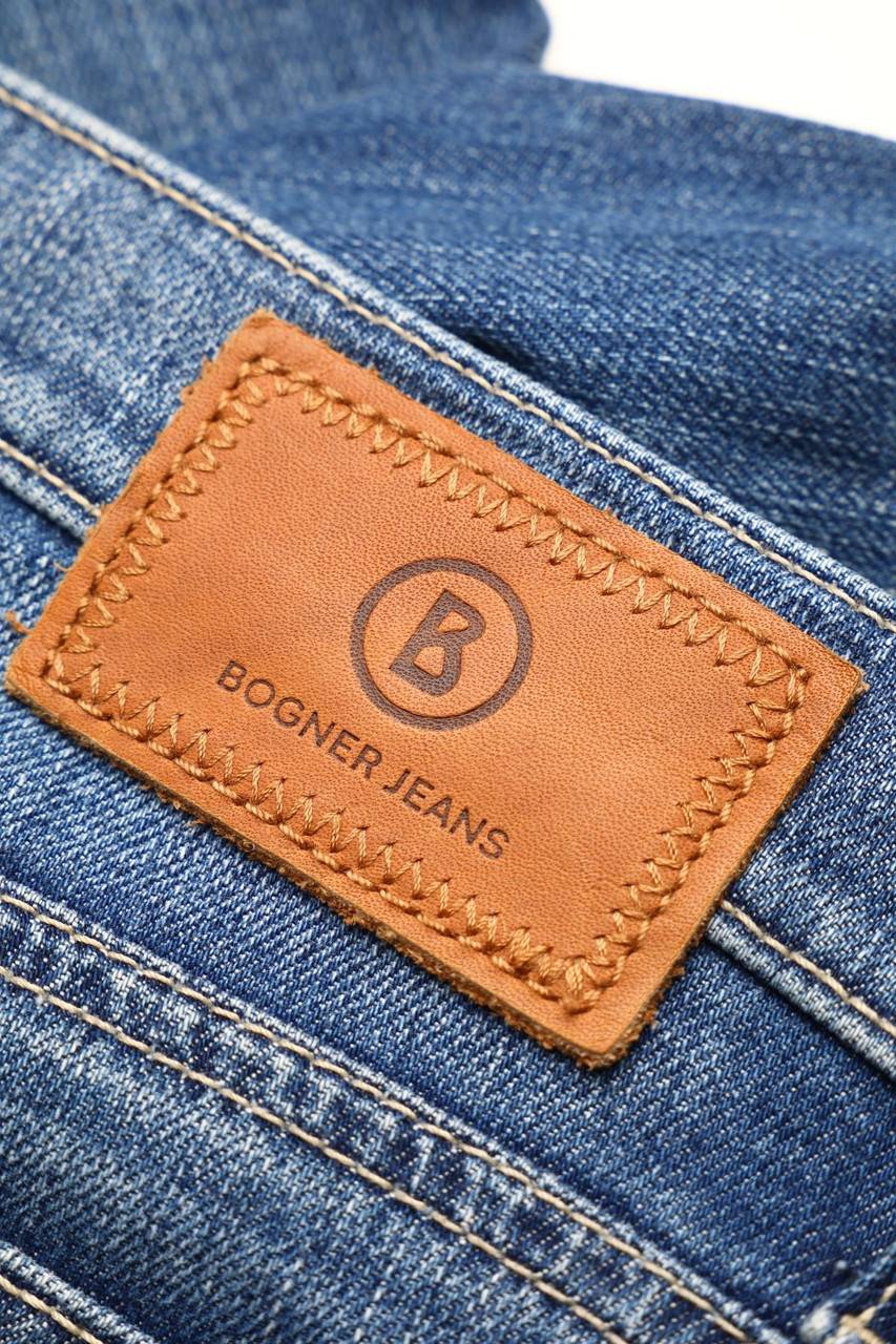 Carou BOGNER Used Look Straight Cut Jeans Mit Logo-Patch