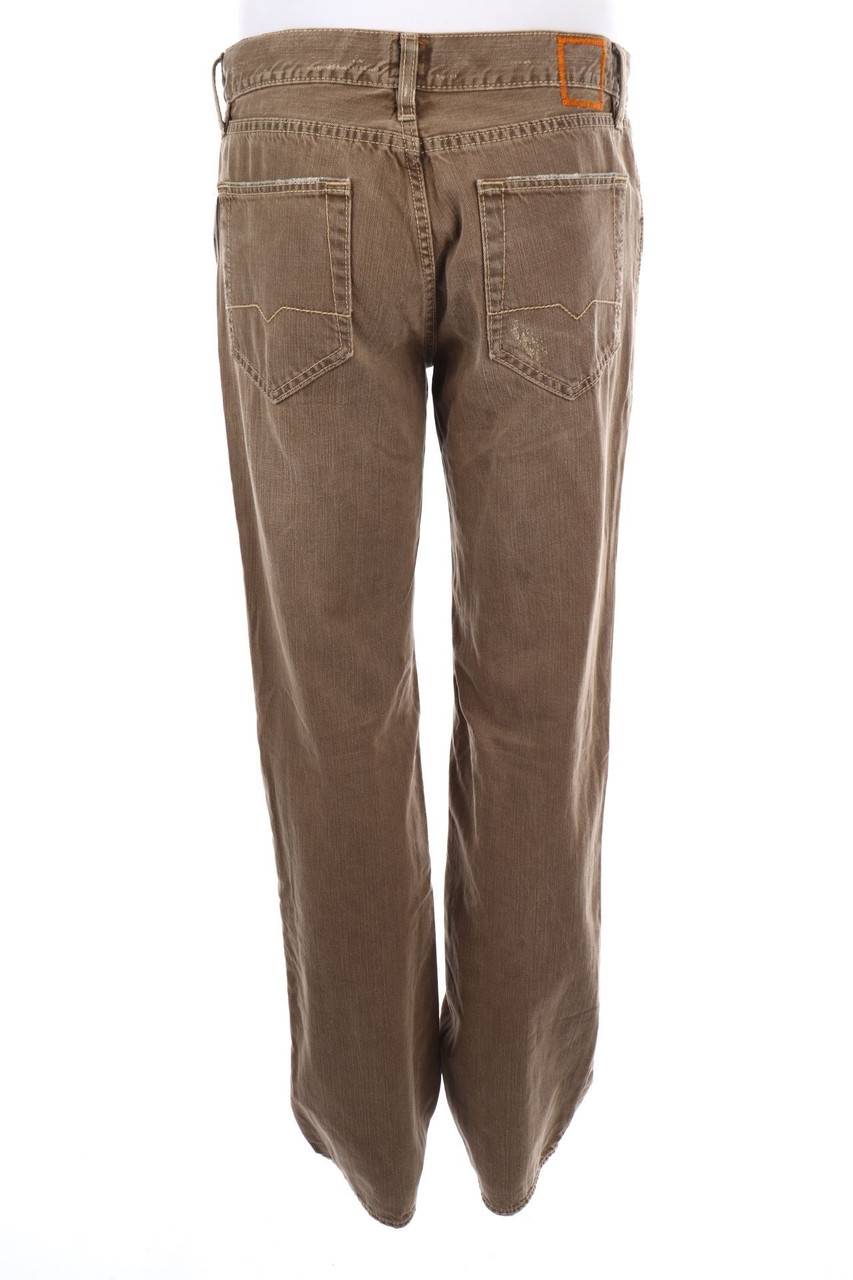 Carou BOSS HUGO BOSS Distressed Straight Cut Jeans Mit Logo-Knöpfen