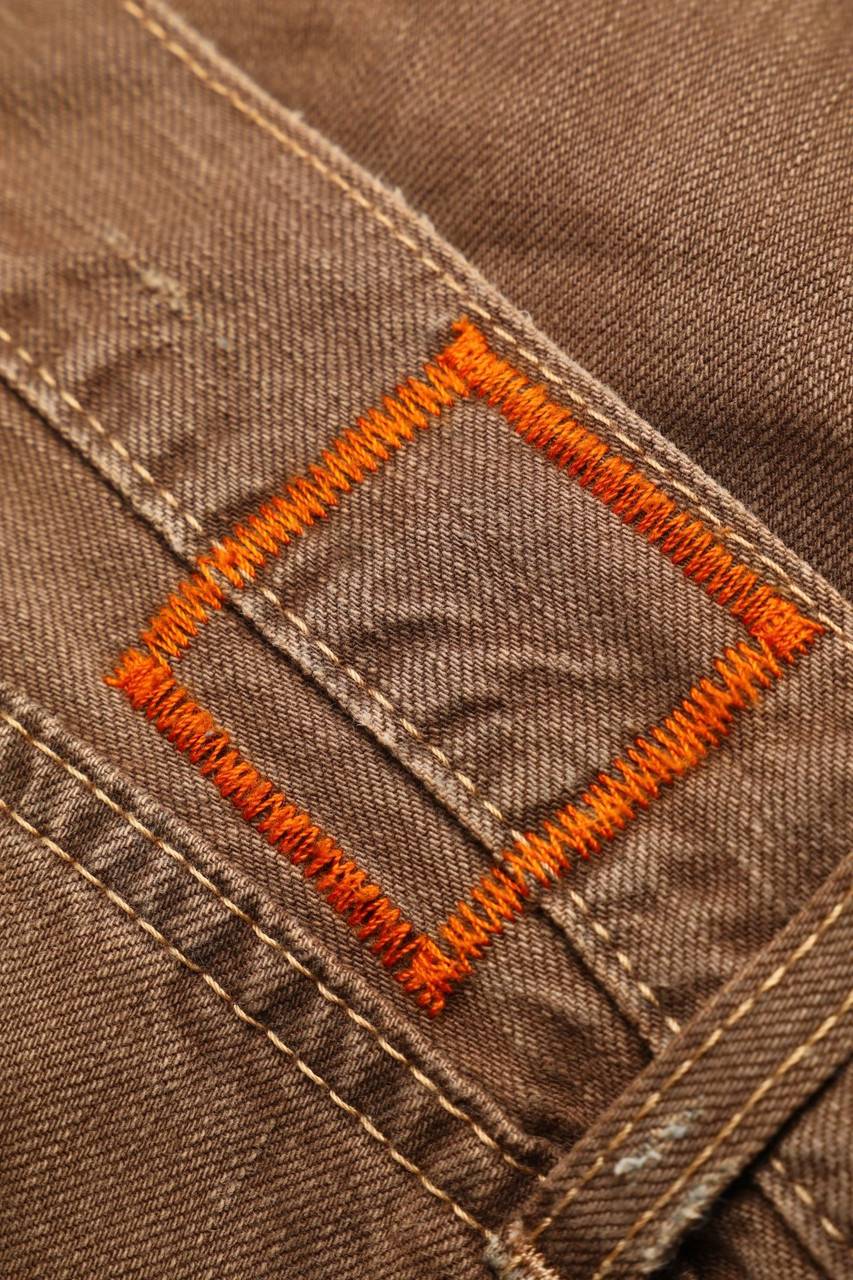 Carou BOSS HUGO BOSS Distressed Straight Cut Jeans Mit Logo-Knöpfen