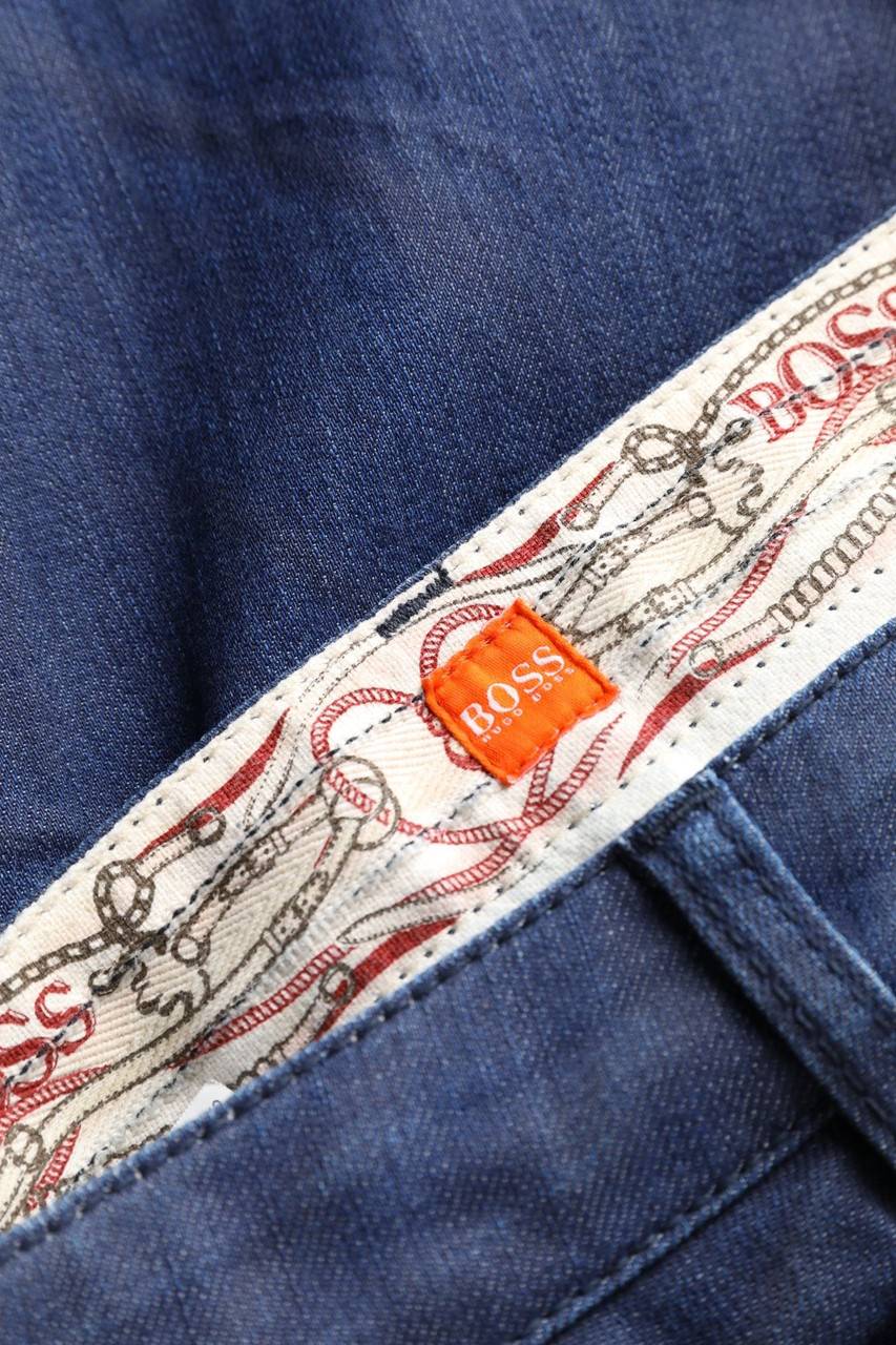 Carou BOSS HUGO BOSS Straight Cut Jeans Mit Logo-Patch