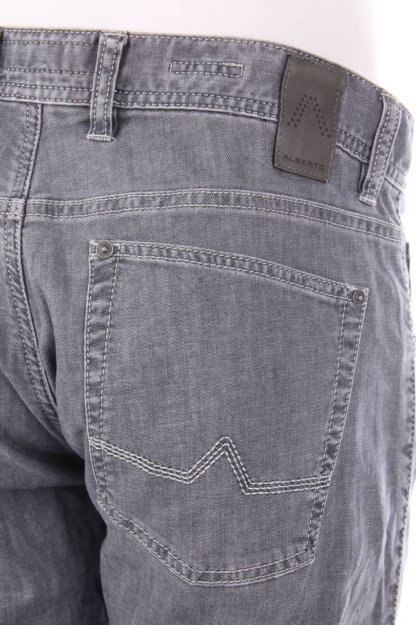 Carou ALBERTO Straight Cut Jeans Mit Logo-Patch