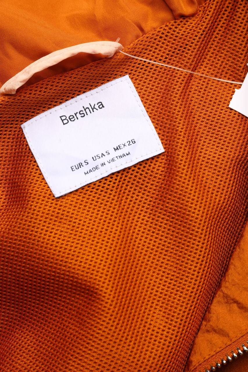 Carou Bershka Cropped-Windbreaker Mit Kapuze