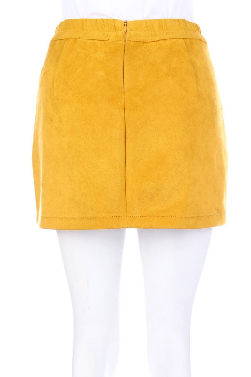 Carou Bershka Faux Leather-Mini-Rock Mit Gürtel