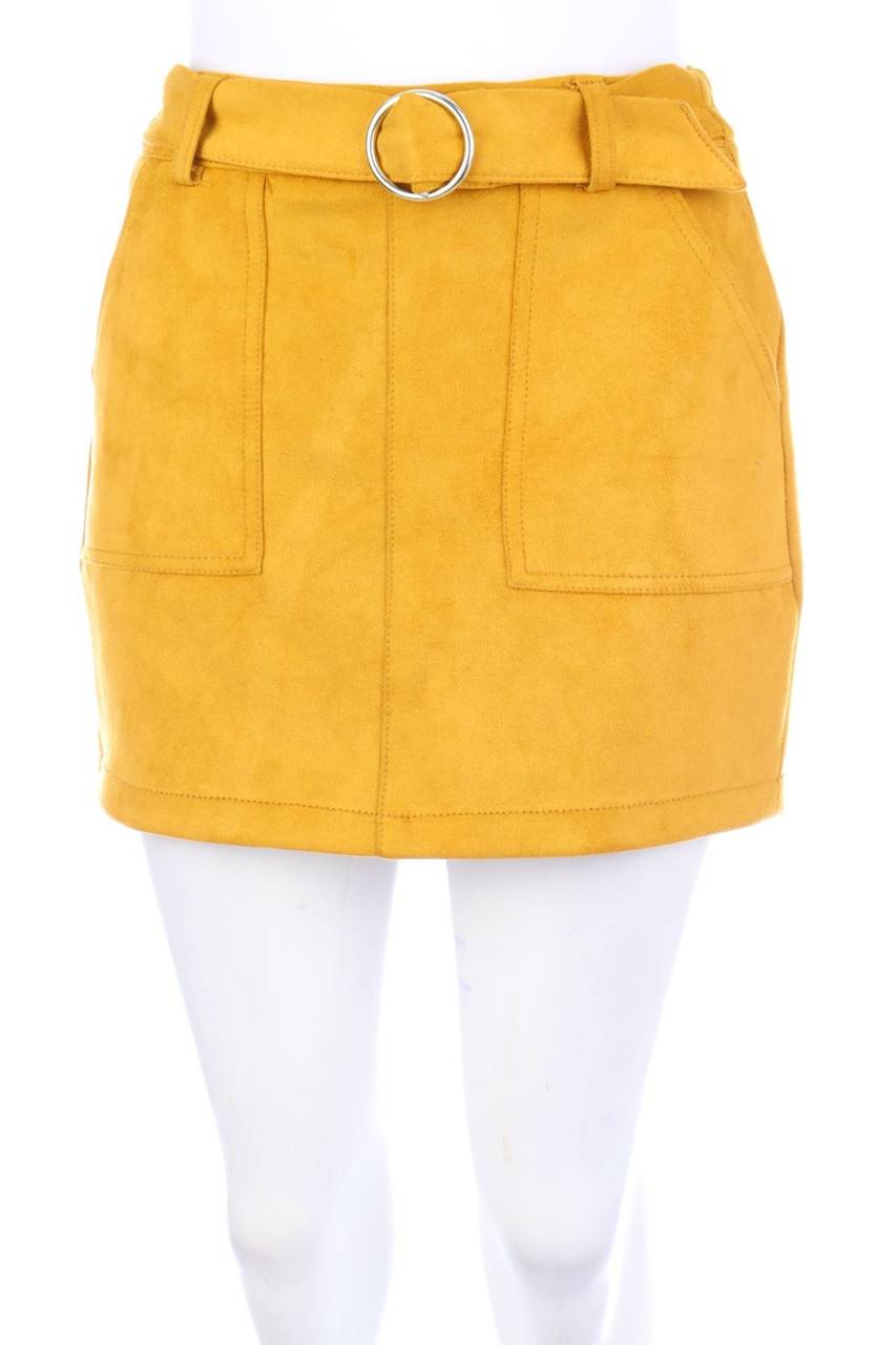 Carou Bershka Faux Leather-Mini-Rock mit Gürtel