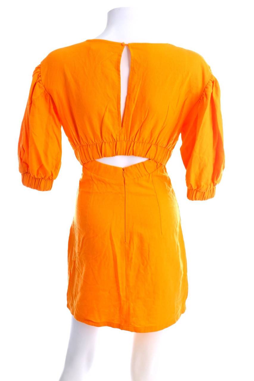 Carou Bershka Kleid Mit Cut-outs