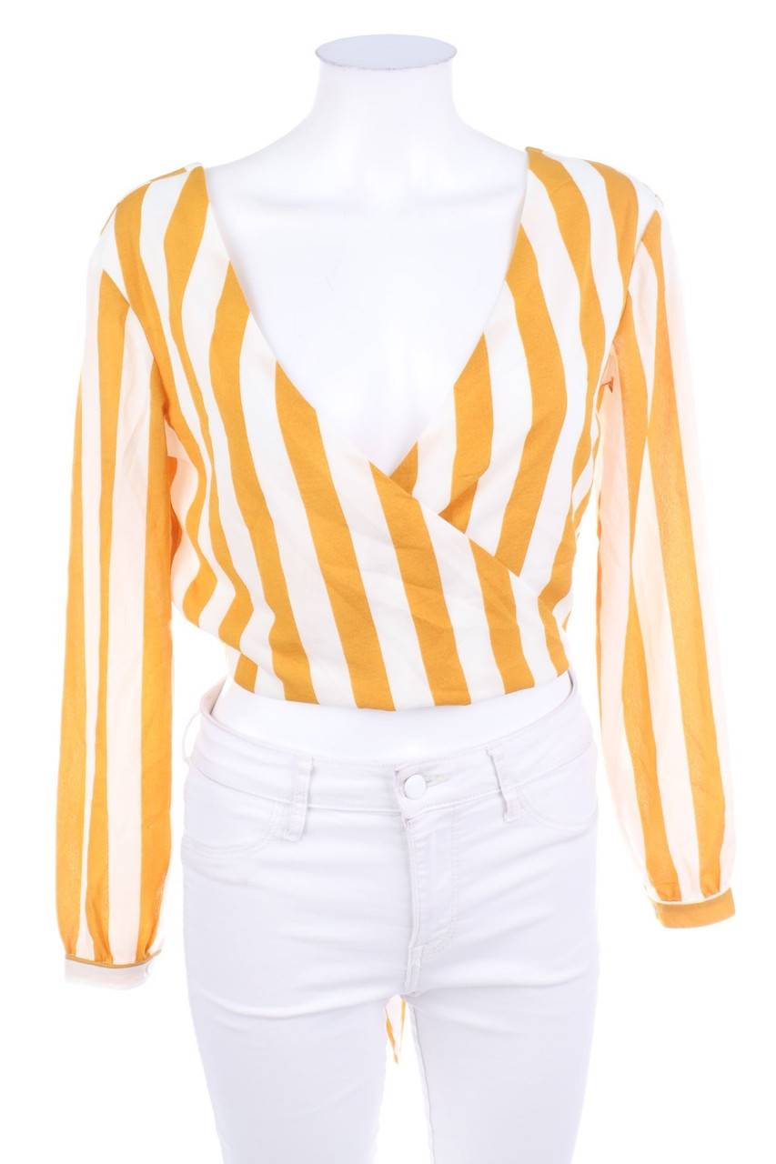 Carou Boohoo Bluse in Wickel-Optik zum Knoten