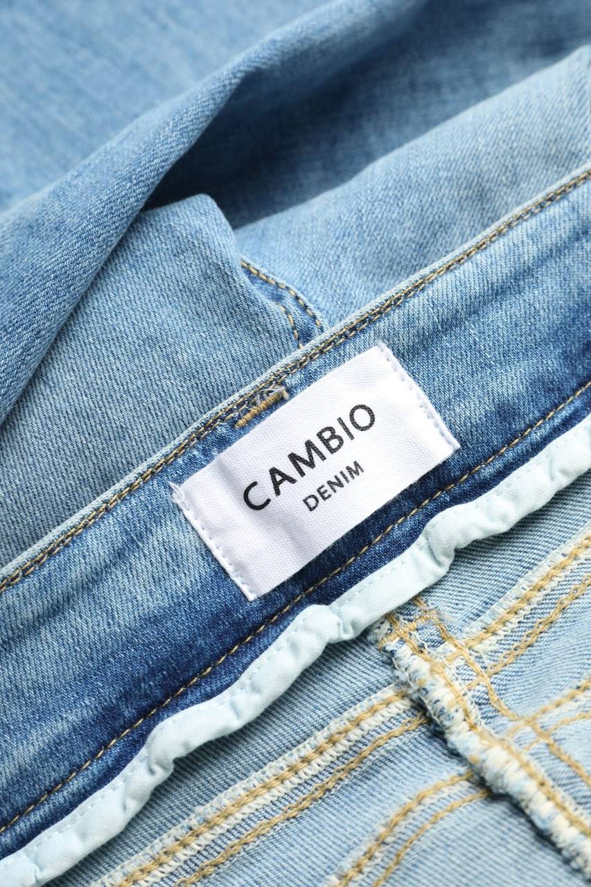 Carou CAMBIO Distressed Cropped Jeans
