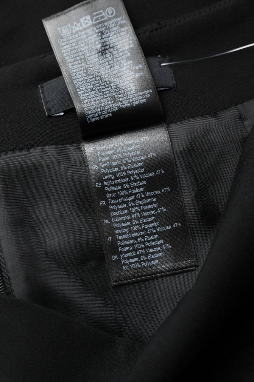 Carou Comma Business-Rock