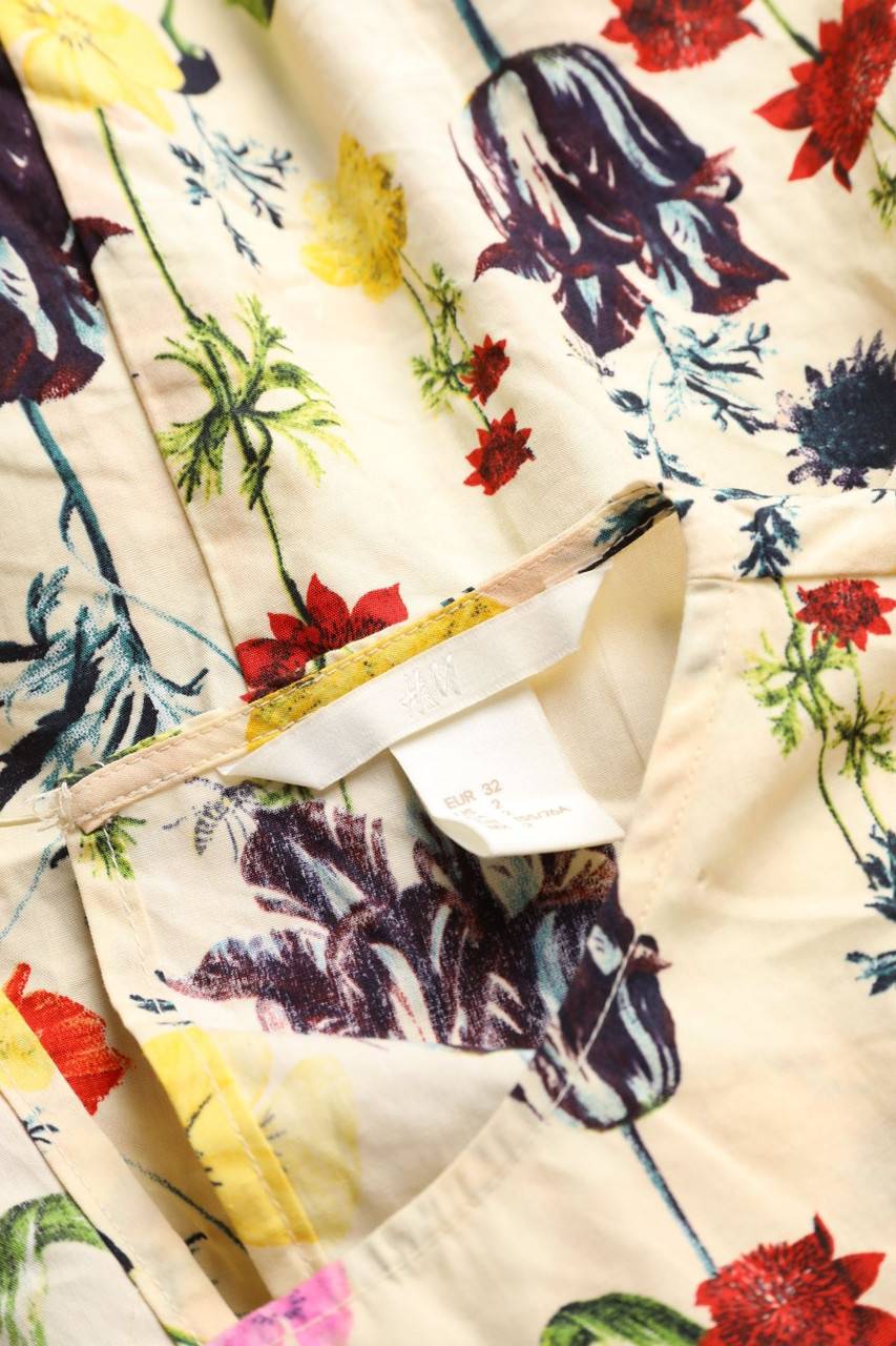 Carou H&M Bluse Mit Blumen-Print Zum Knoten