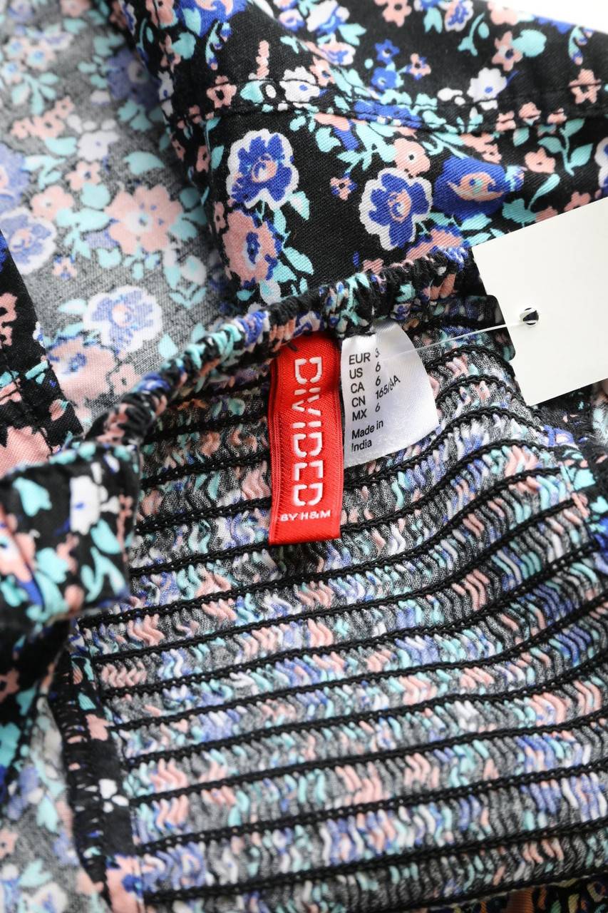 Carou H&M DIVIDED Crop-Top Mit Blumen-Print
