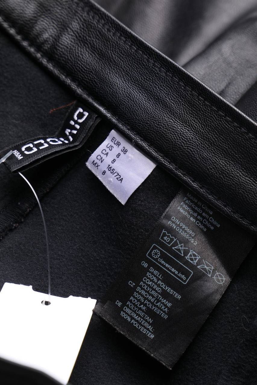 Carou H&M DIVIDED Kunstleder-Hose