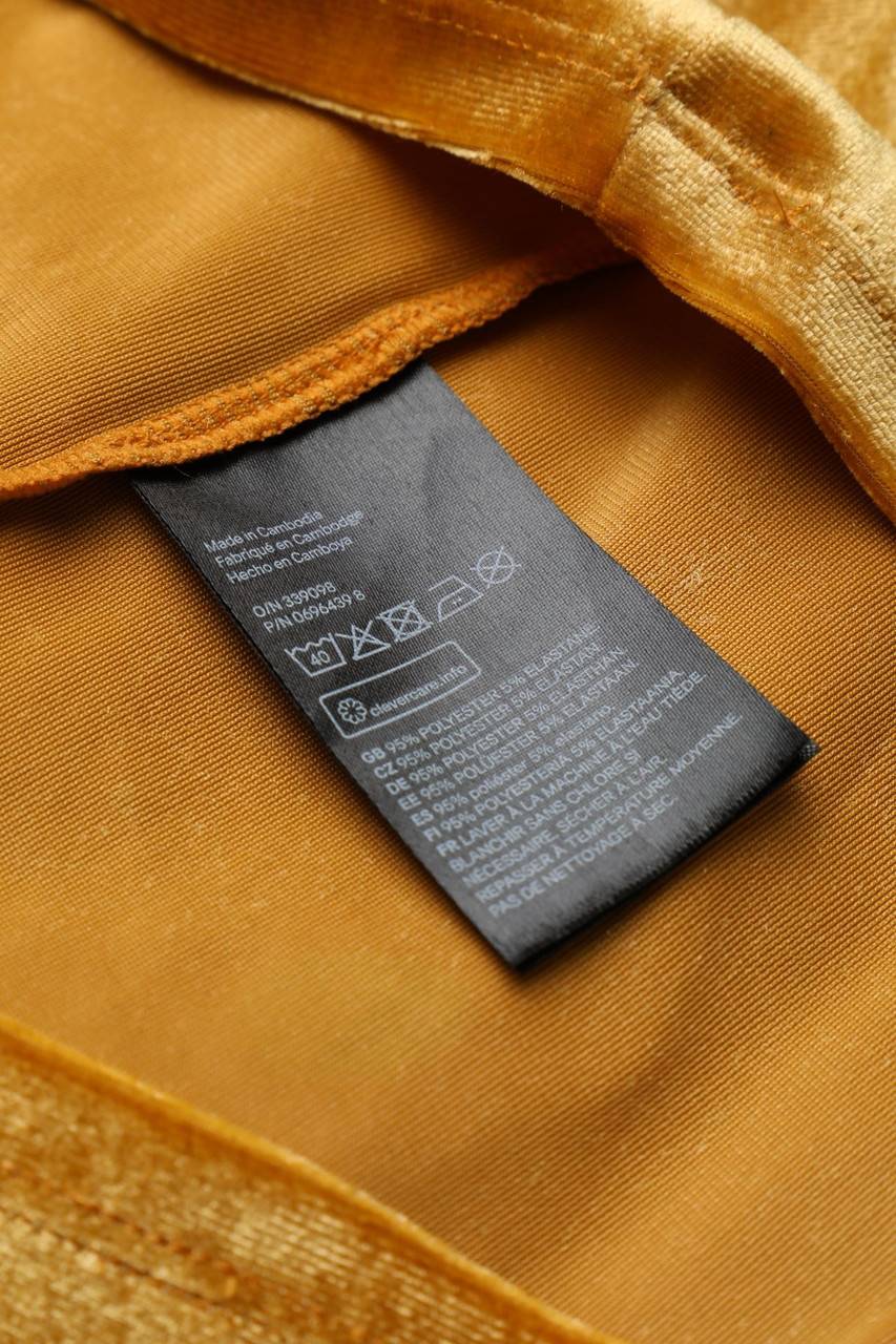 Carou H&M DIVIDED Samt-Kleid