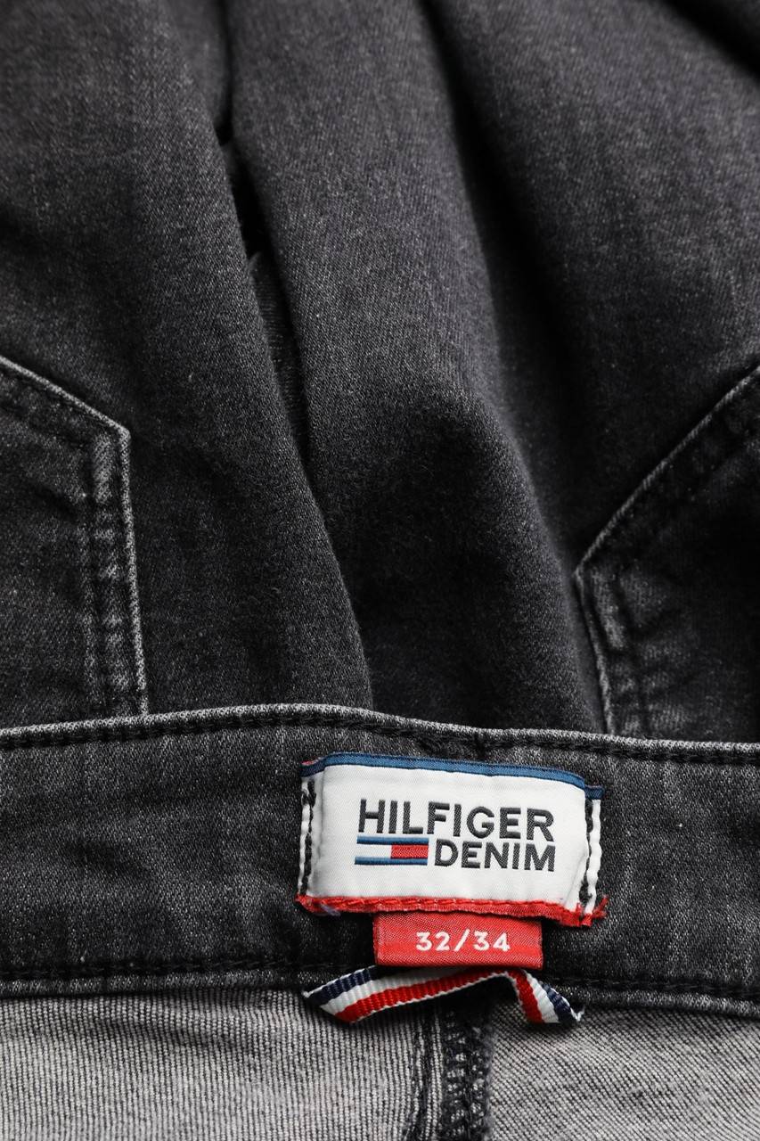 Carou Hilfiger Denim Slim Jeans Mit Logo-Badge