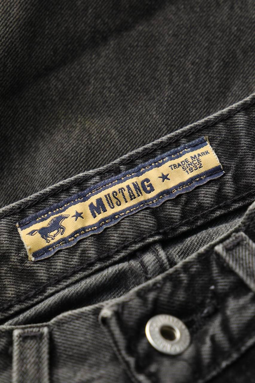 Carou MUSTANG Vintage-Distressed Cropped Jeans