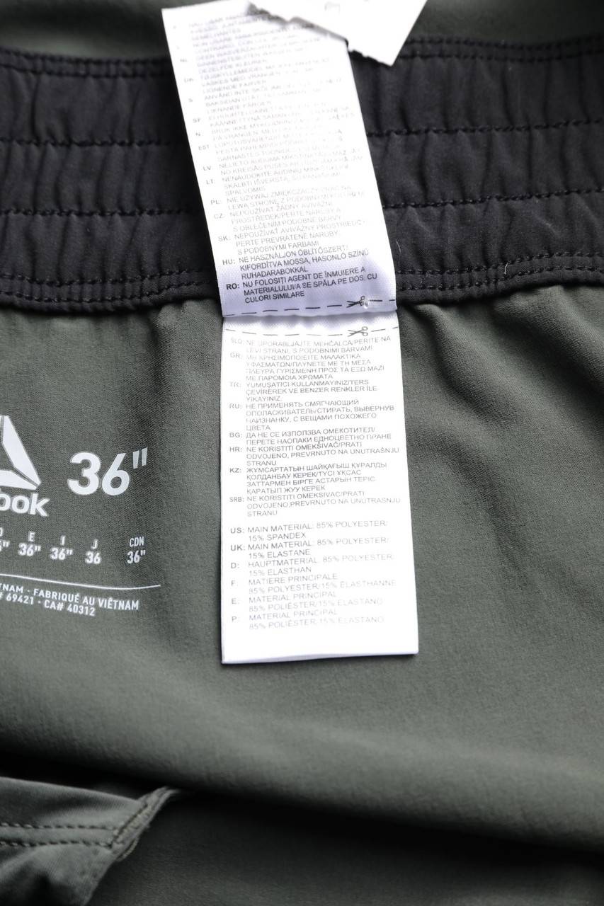 Carou Reebok Two Tone-Sport-Shorts Mit Logo-Print