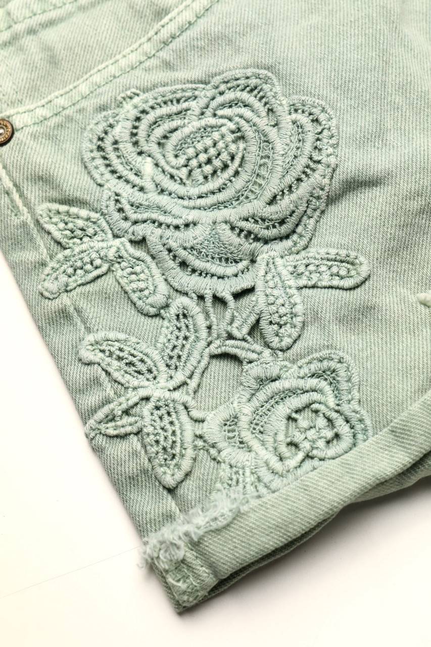 Carou ZARA Destroyed-Shorts Mit Stickereien