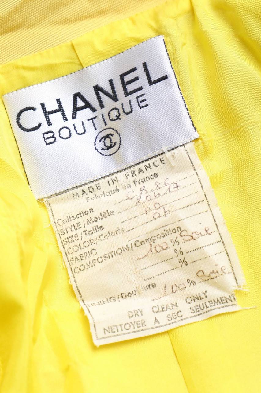 Carou CHANEL Vintage-Blazer Aus Seide Mit Logo-Knöpfen