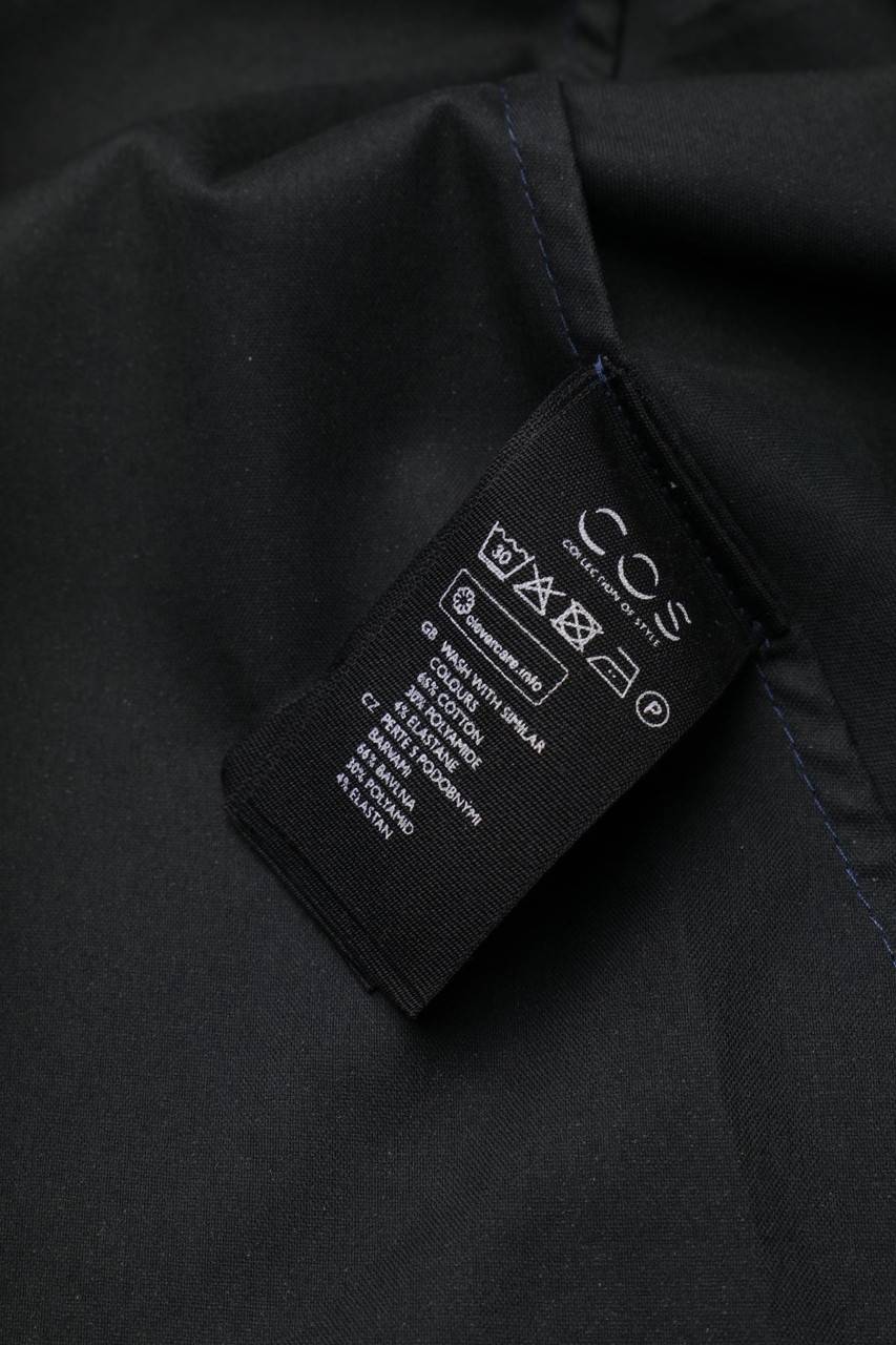 Carou COS Clean Chic-Blusenkleid Mit Asymmetrischem Schnitt