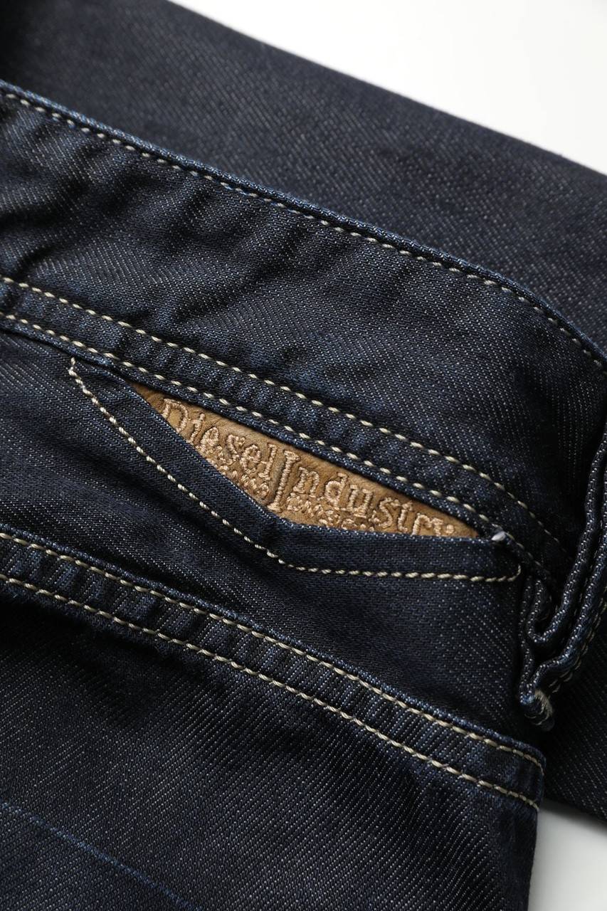 Carou Diesel Industry Straight Cut Jeans Mit Logo-Stickerei