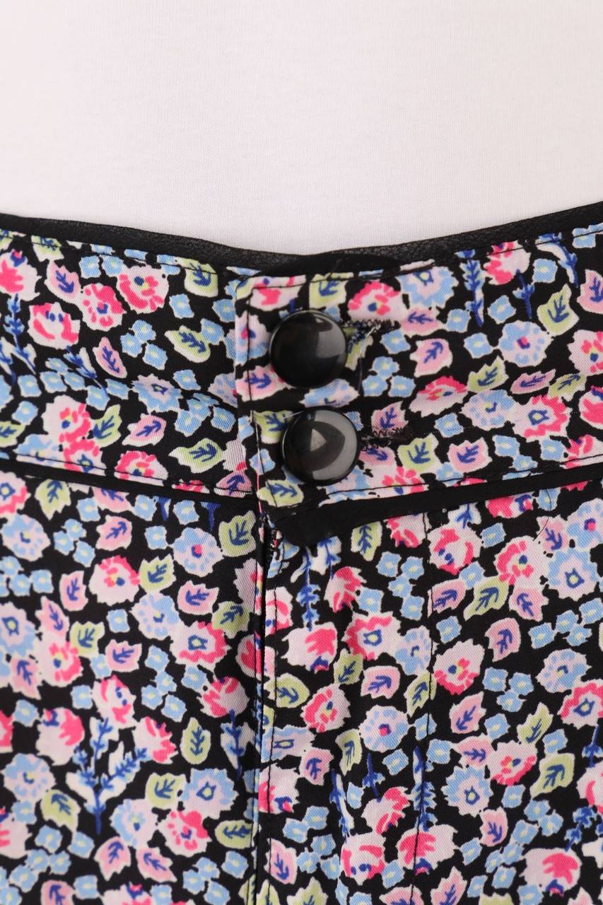 Carou H&M DIVIDED High Waist-Shorts Mit Blumen-Print