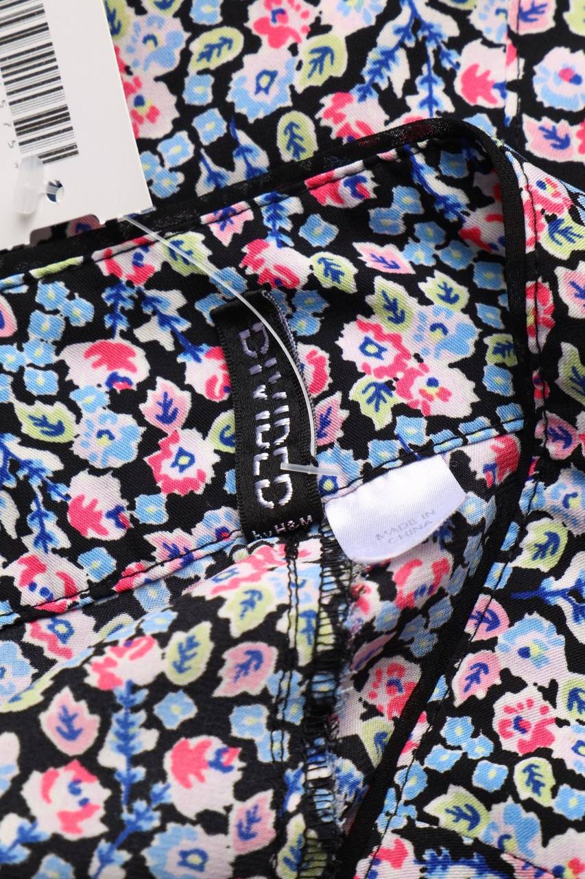 Carou H&M DIVIDED High Waist-Shorts Mit Blumen-Print
